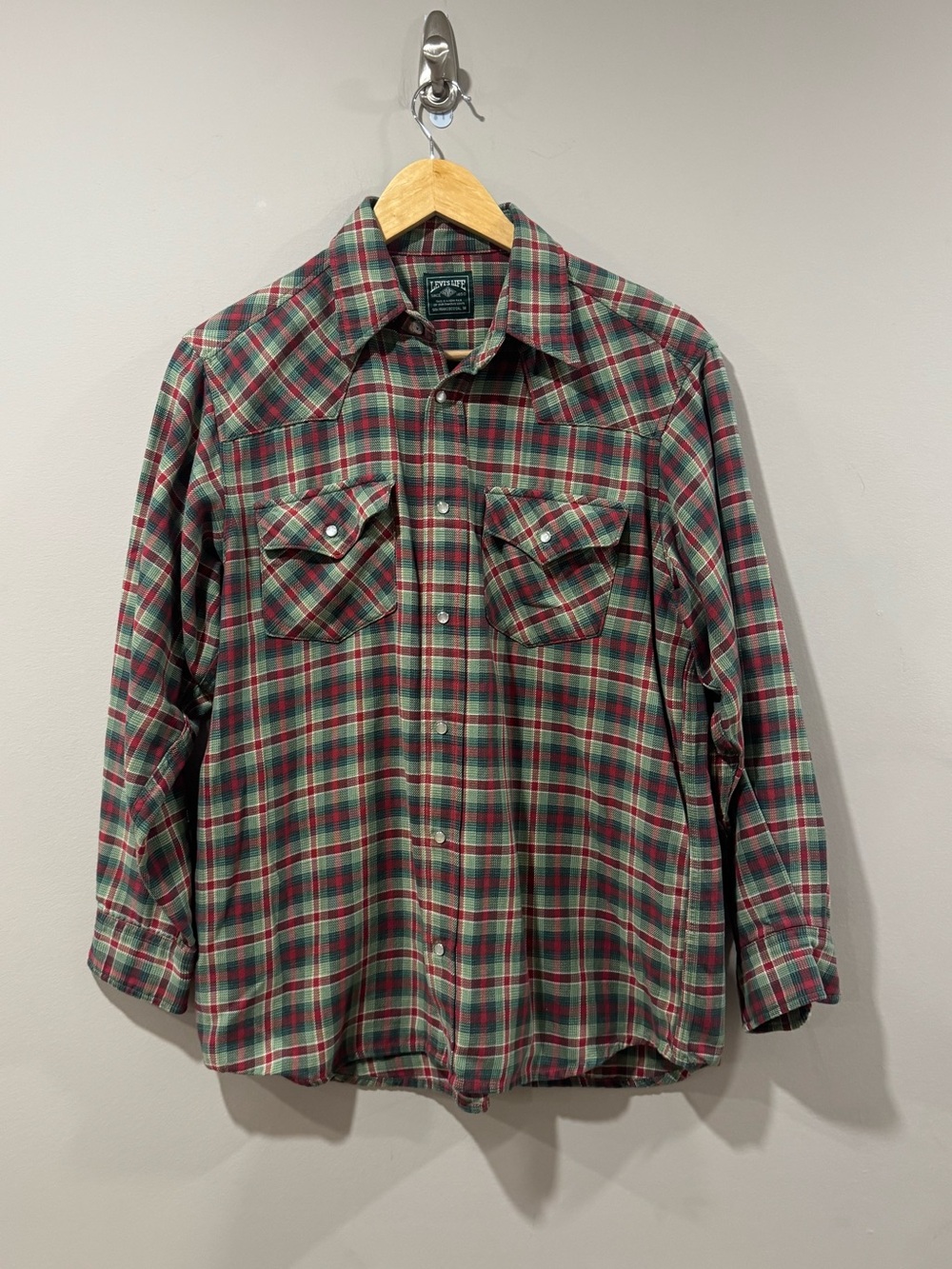 Vintage Levi’s Pearl Snap Western Plaid Shirt – Men’s M